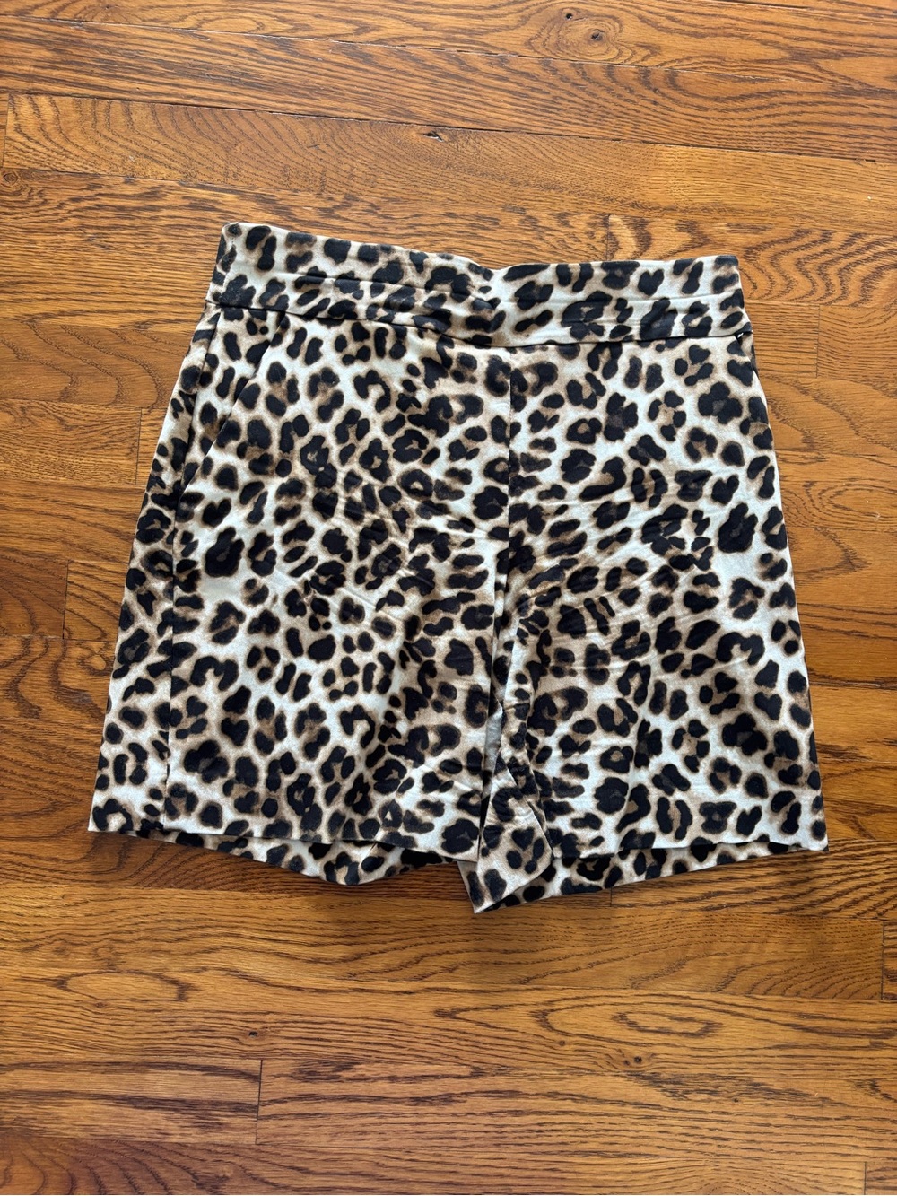 New York & Company Leopard High-Waist Shorts - Cream & Brown